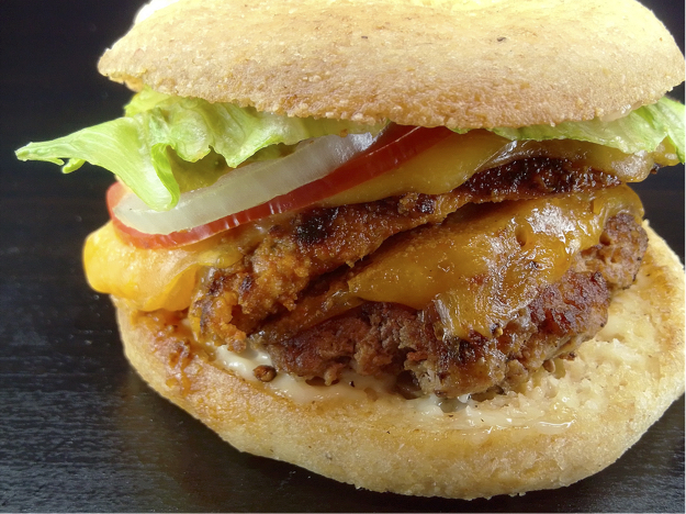 برجر خاص من نتشيلف على خبز سادة